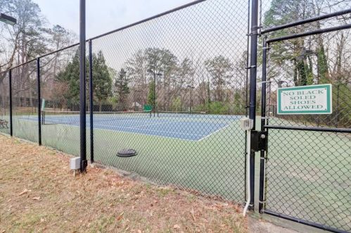 3 Iron Bound Pl, Atlanta GA 30318-1424 exterior