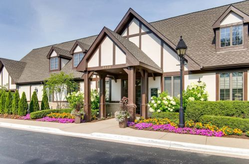 3204 Ashbury Dr, Naperville IL  60564-5183 exterior