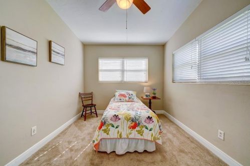 825 Riv Dr, Tampa FL 33617-7864 exterior