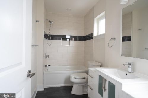 1411 Darien St, Philadelphia PA  19147-5705 exterior