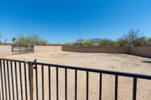 7437 Casablanca Dr, Tucson AZ 85704-1315 exterior