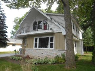 3833 Iona Ter, Milwaukee WI  53221-3941 exterior