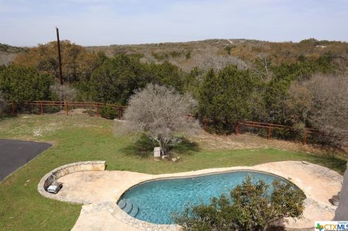 6019 Creekwood Pass, Spring Branch TX 78070-7022 exterior