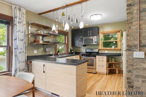 2146 Un Ave, Grand Rapids MI 49503-4413 exterior