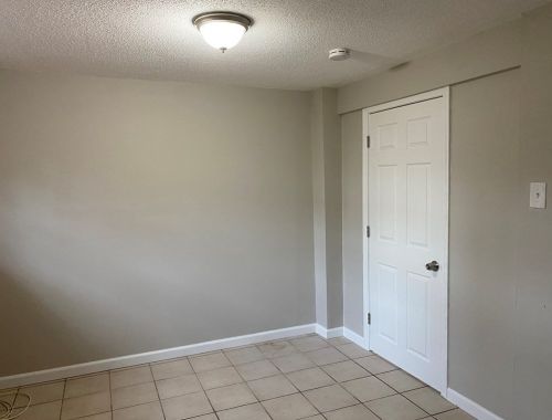 208 Wrentham Rd, Springfield MA 01119-1831 exterior