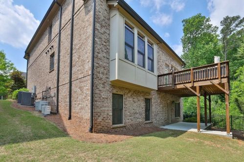 3573 Brookleigh Ln, Atlanta GA 30319-2219 exterior