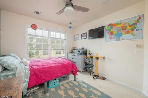 5 Cicely Ct, Sparta NJ  07871-8604 exterior