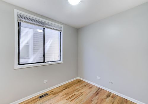 959 51 St, Chicago IL 60609-5124 exterior