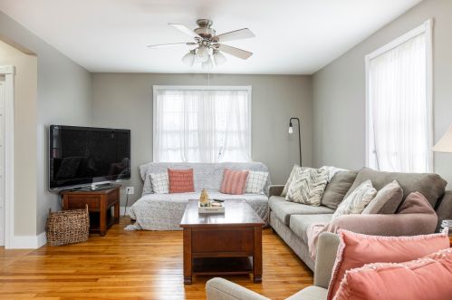 18 Massachusetts Ave, Portland, ME 04102-2514