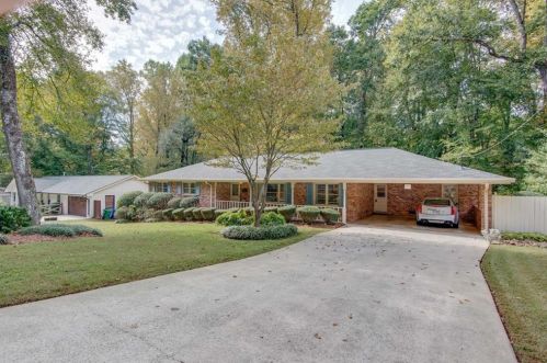 3894 Menlo Dr, Atlanta, GA 30340-5116