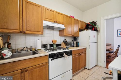 5045 Hazel Ave, Philadelphia PA 19143-1938 exterior