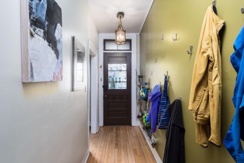 929 Hamilton St, Milwaukee WI  53202-1528 exterior