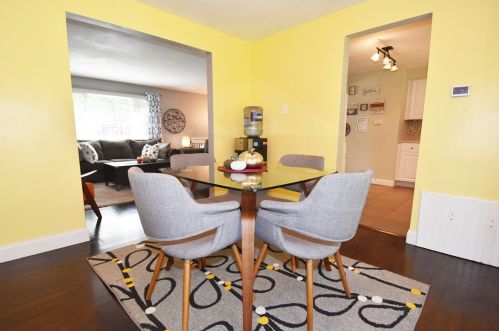 102 Loire Vly Dr, Pittsburgh PA 15209-1018 exterior