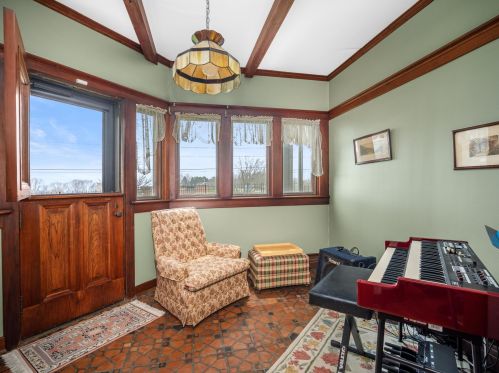 313 Cleveland Ave, Manitowoc WI 54220-2920 exterior