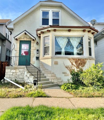 5106 Grace St, Chicago, IL 60641-3452