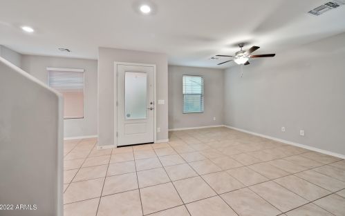 8047 Albeniz Pl, Phoenix AZ  85043 exterior