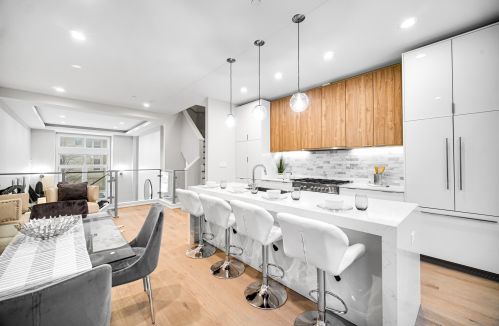 6227 Ellis Ave, Chicago IL 60653-3615 exterior