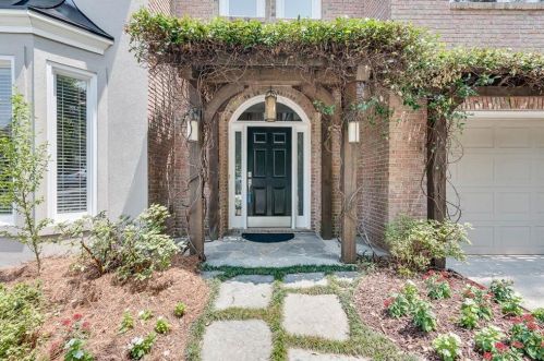 1911 Bruce Rd, Atlanta, GA 30329-2510