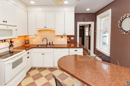 2511 5 St, Duluth MN 55806-1511 exterior