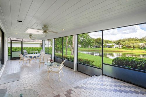 9 Hampshire Ln, Boynton Beach FL 33436-7414 exterior