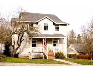 1017 Tiara St, Eugene, OR 97405-2357