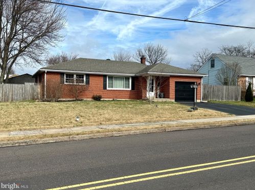 1221 Center Ave, Pottstown, PA 19464-5805