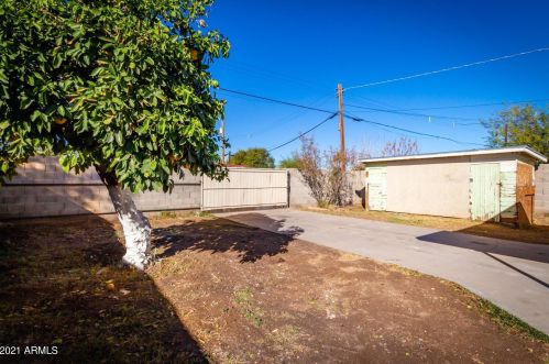 810 27th Ave, Phoenix AZ 85027-1805 exterior