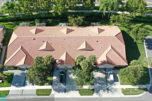 8606 Logia Cir, Boynton Beach FL 33472-7112 exterior