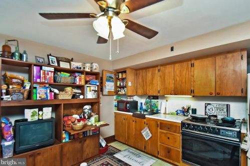 7757 Center St, Slatington PA 18080-3435 exterior