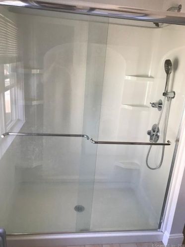 20 Maple St, Enfield CT 06082-4615 exterior