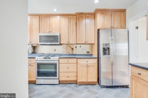 617 Azalea Dr, Rockville MD 20850-2010 exterior