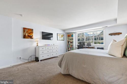 5250 Maris Ave, Alexandria VA exterior