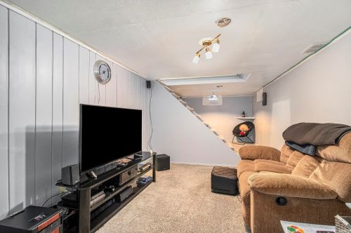 705 Geyer Ave, Mishawaka IN 46544-4334 exterior