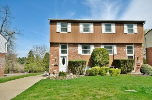 1438 Hidden Timber Dr, Pittsburgh, PA 15220-4721
