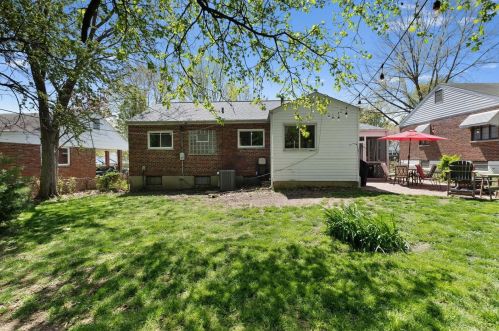 9533 Ldg Pole Ln, Saint Louis MO 63126-2162 exterior