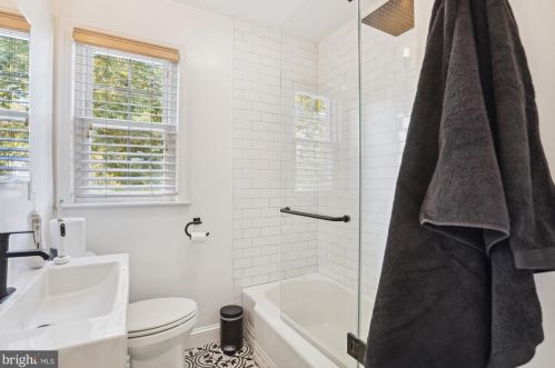 917 Columbus St, Alexandria VA 22314-1611 exterior