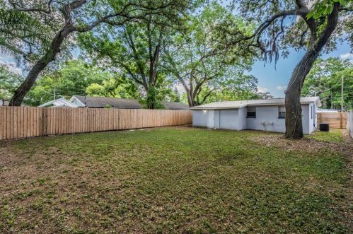 1910 98th Ave, Tampa FL  33612-8354 exterior