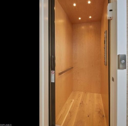 909 10 Ave, Naples FL 34117-0051 exterior