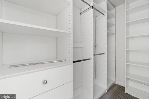 4347 Pembrook Village Dr, Alexandria VA 22309-1862 exterior