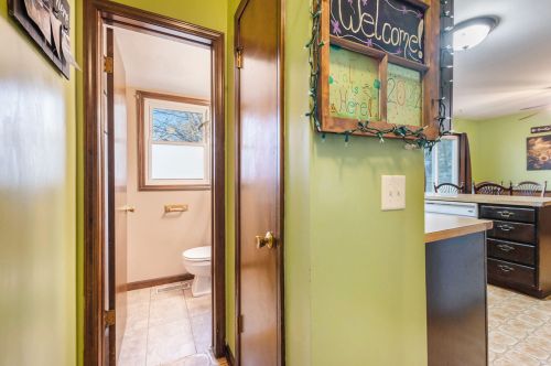 3229 Brookshire Dr, Grand Rapids MI 49508-2422 exterior