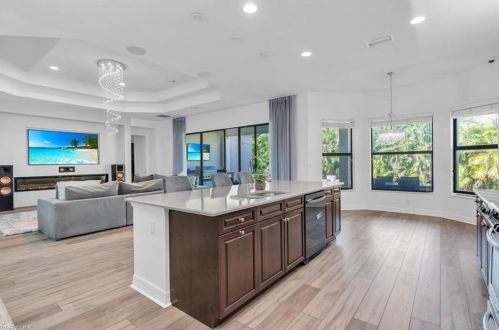 3376 Atlantic Cir, Naples FL 34119-8636 exterior