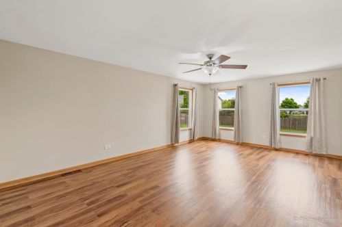 1304 Cumberland Dr, Joliet, IL 60431-6068