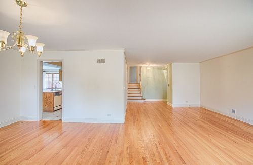 4668 Devon Ave, Chicago IL 60712-4420 exterior