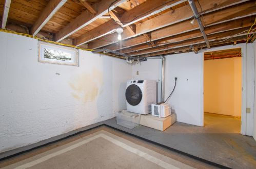 129 Massachusetts Ave, Portland ME  04102-2515 exterior