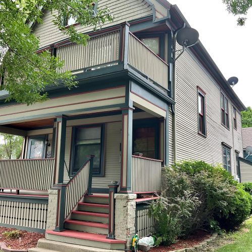 205 Lloyd St, Milwaukee WI  53212-3303 exterior