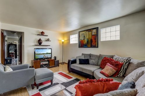 5527 Kilbourn Ave, Chicago IL 60646-5937 exterior