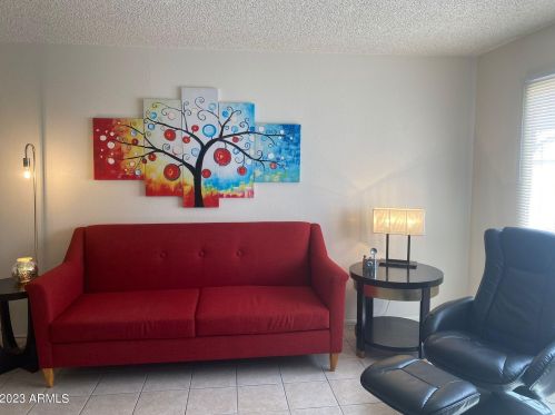 5231 42nd Pkwy, Phoenix, AZ 85019-2407