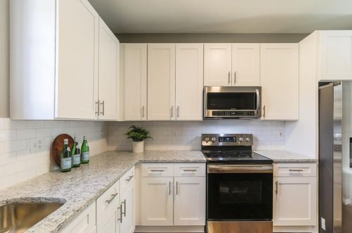 490 Blanche St, Atlanta GA 30318-6414 exterior