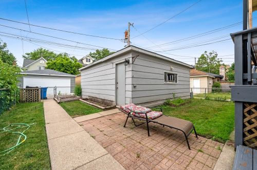 2612 Agatite Ave, Chicago IL 60625-7076 exterior