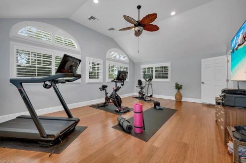 1243 12 Ave, Naples FL 34120-3453 exterior